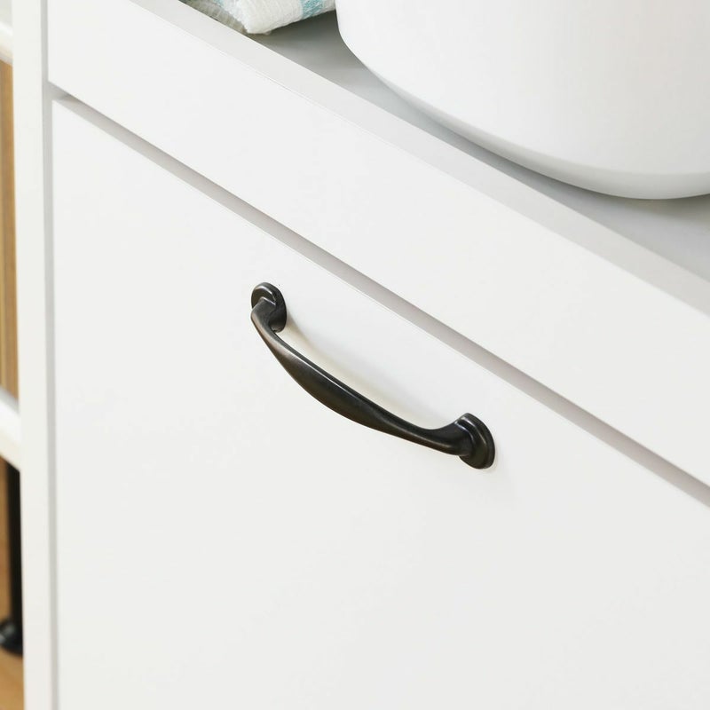 [レトロな取っ手]レトロ風な質感と色味の取っ手。使い勝手にもこだわった持ちやすいハンドルタイプです。