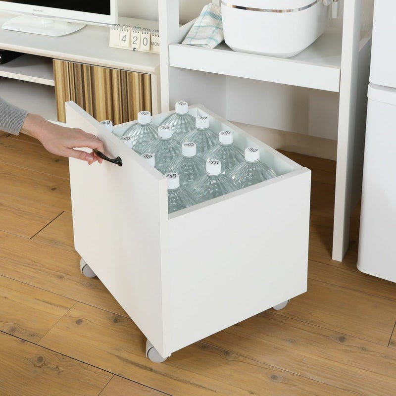 [重い物も楽々取り出せるトロッコタイプ]ペットボトルも収納できるトロッコタイプ。重い物も上から持ち上げて楽に取り出せます。トロッコをしまえば見た目もすっきり収納できます。