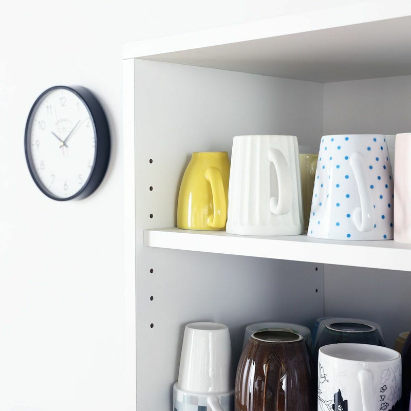 [移動棚]2枚の棚板は可動式。収納物のサイズに合わせて3cm間隔で高さを調節できます。オープン部分のどこにでも設置する事ができます。