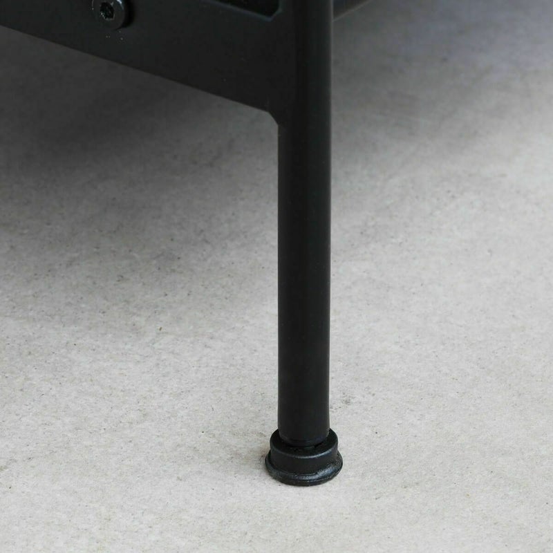 [がたつきを抑えるアジャスターフット]アジャスターを調整して、本体のがたつきを抑えることができます。