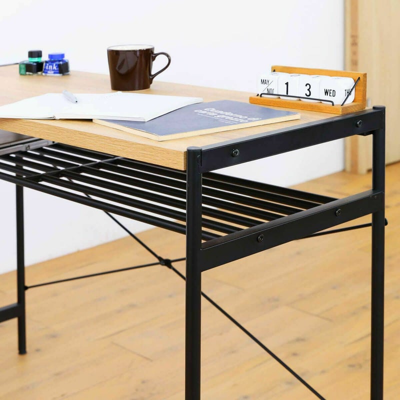 [スタイリッシュな鉄]ブラック色がタフな印象を残しつつ、細くて丸みのある形がスタイリッシュな印象です。