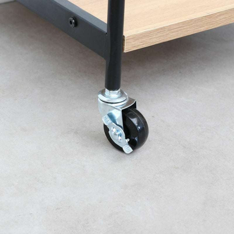 [キャスター]移動に便利なキャスター付き。4つうち2つはストッパー付きなので、作業するときに固定できます。