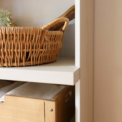 棚の横ラインを強調する側板