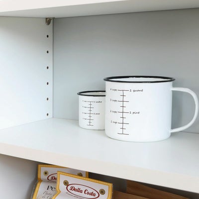 内側のおしゃれを楽しむグレー色の背板