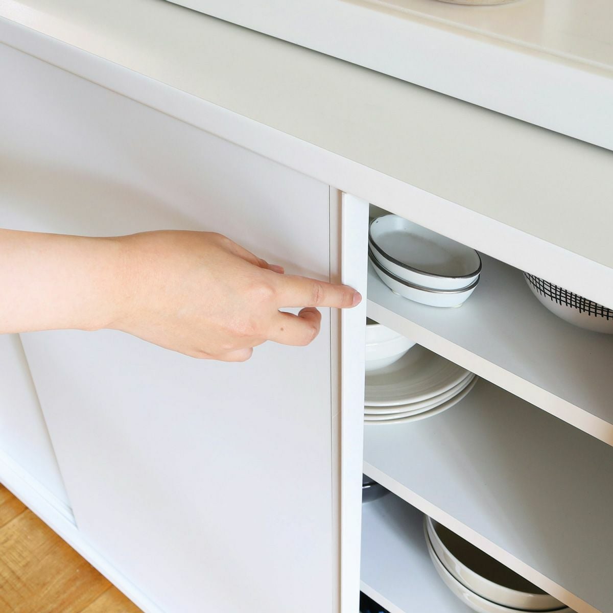 キャビネット 棚 幅90cm 高さ85cm ホワイト 白 カウンター下 引き戸