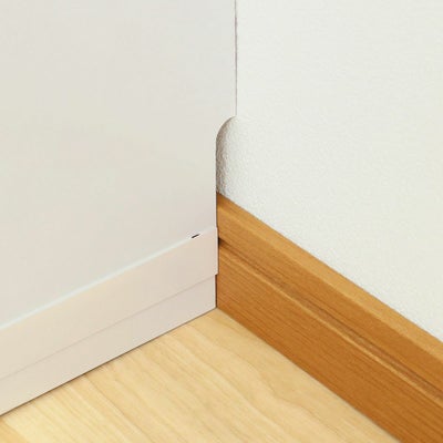 壁にぴったり設置できる巾木よけ