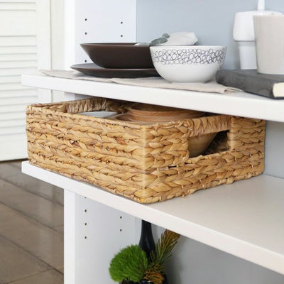 収納ボックスで棚の中をすっきり整理