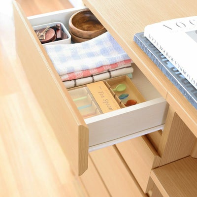 小物の収納に便利なチェストタイプ