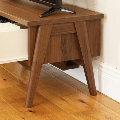 クラフト感のある脚のデザイン