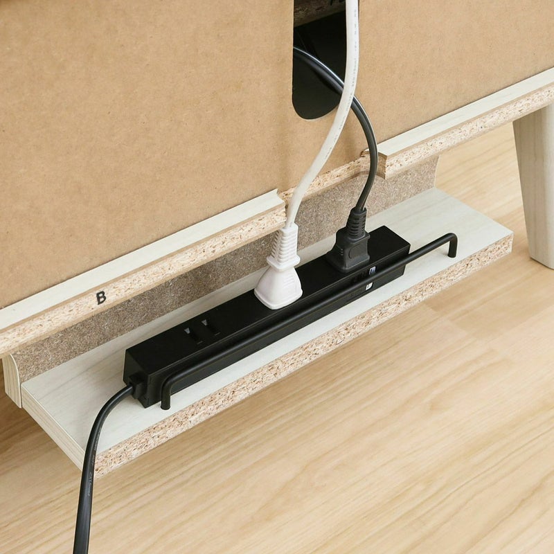 [配線をきれいにまとめる電源タップ収納]本体の背面下部に電源タップを収納できます。複数の電源コードもきれいにまとめられます。