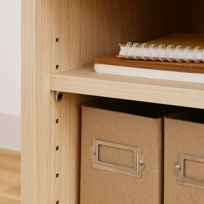 高さを調節できる移動棚