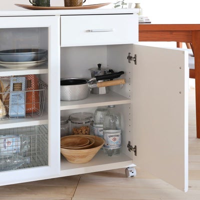 木製扉で隠す収納