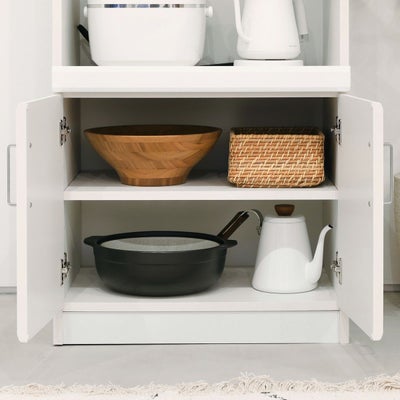 木製扉で隠す収納