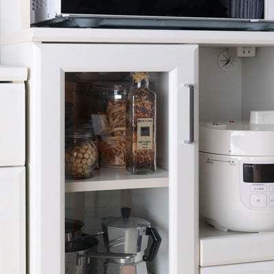 収納物が見やすいガラス扉