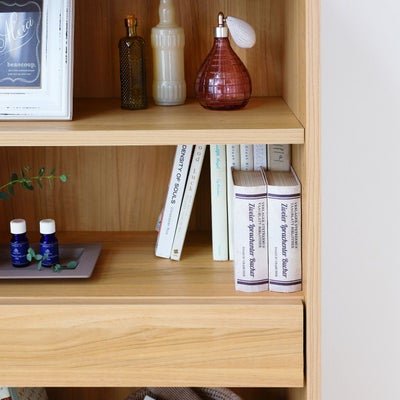 文庫本を前後に並べて収納できます