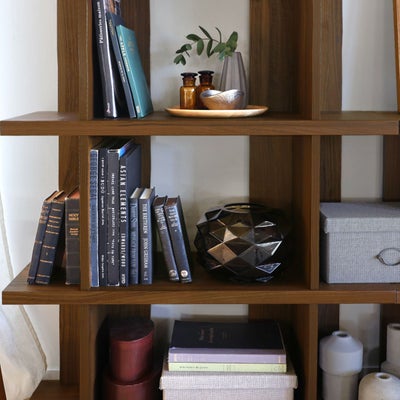 大きなオブジェもディスプレイできる丈夫な棚板