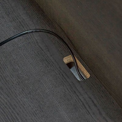 テレビなどの配線用穴