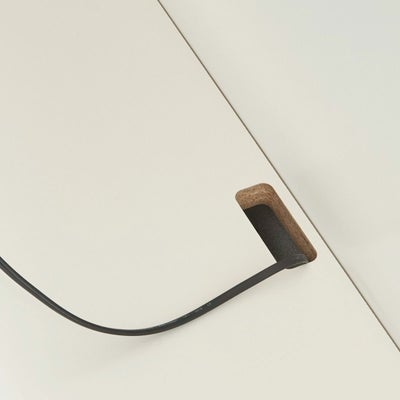 テレビなどの配線用穴