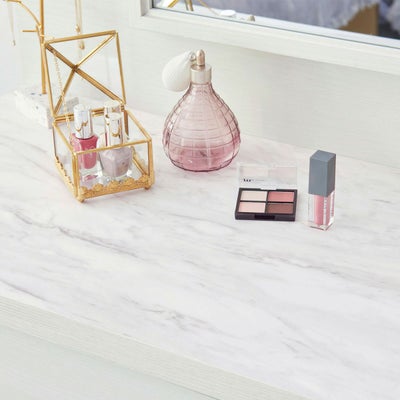 おしゃれな大理石調の天板