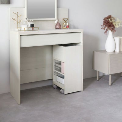 ドレッサーにぴったり収まるサイズ