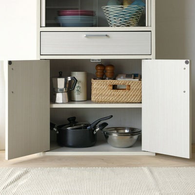 木製扉で隠す収納