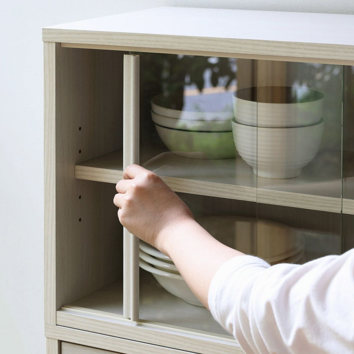 食器棚 ミニ 幅57cm 高さ38cm ホワイト 白木目 ガラス引き戸