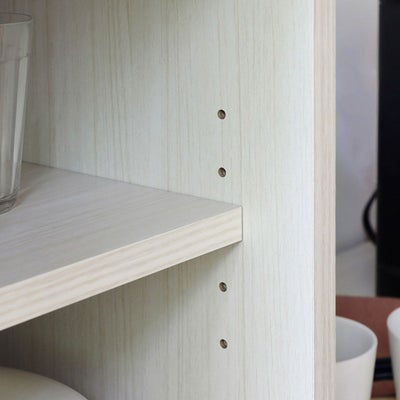 高さを調節できる移動棚