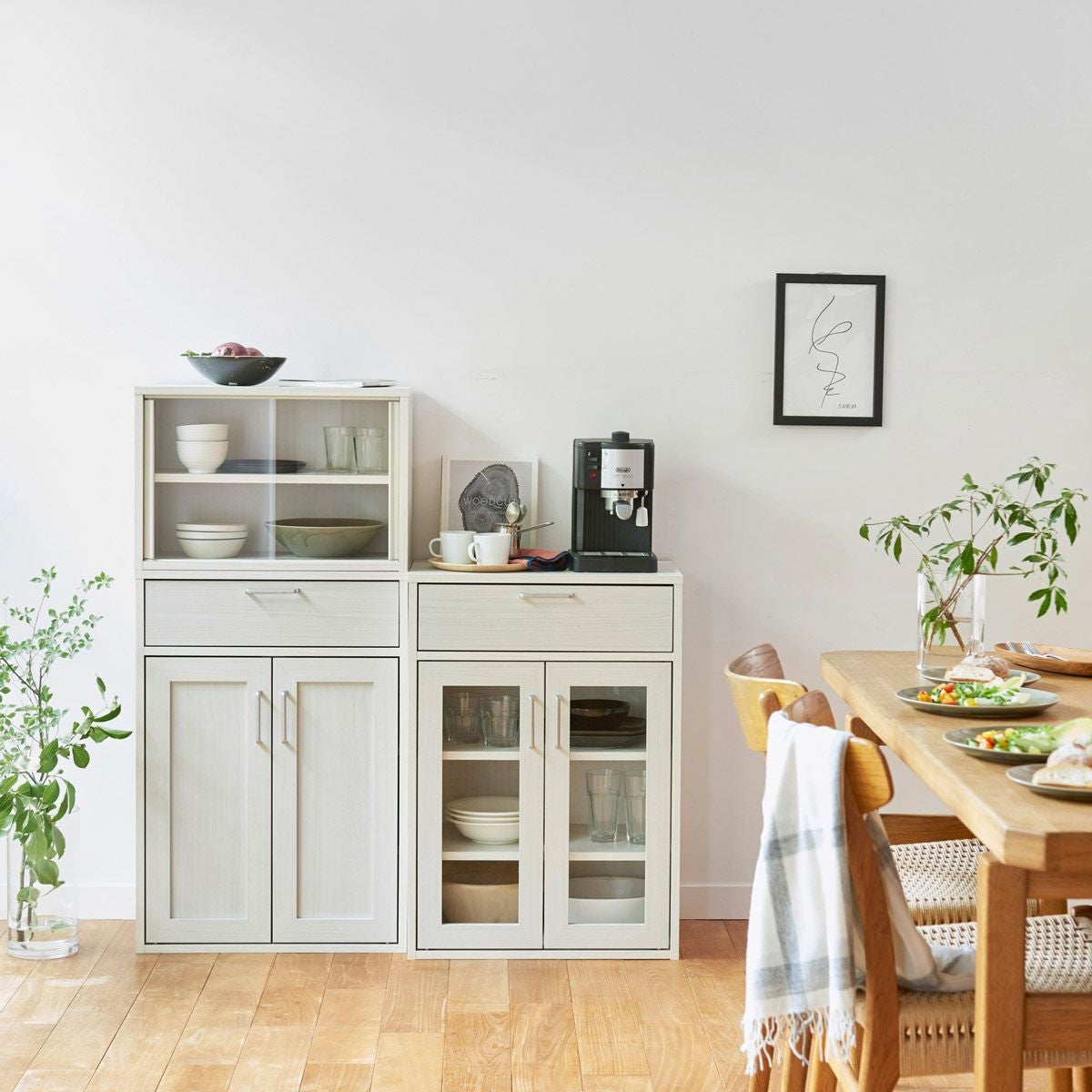 キャビネット 食器棚 幅57cm 高さ80cm ホワイト 白木目 扉付 引出付き