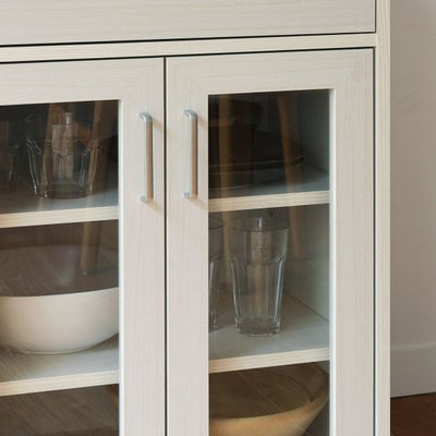 収納物が見やすいガラス扉