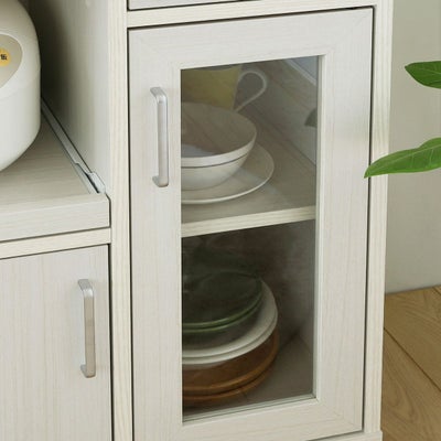 収納物が見やすいガラス扉