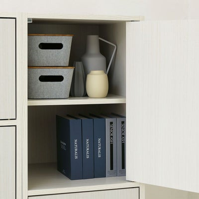 ストック品やタオルなどの収納に