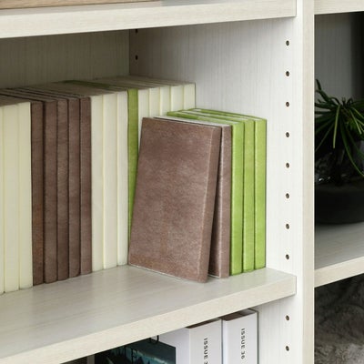 文庫本を前後に並べて収納できます