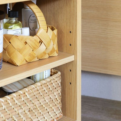 高さを調節できる移動棚