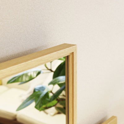 上品なミラーフレームのデザイン