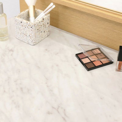 おしゃれな大理石調の天板