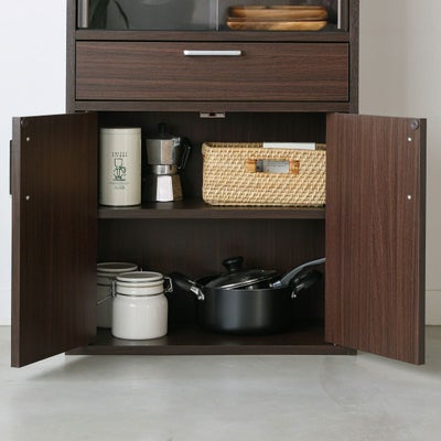 木製扉で隠す収納