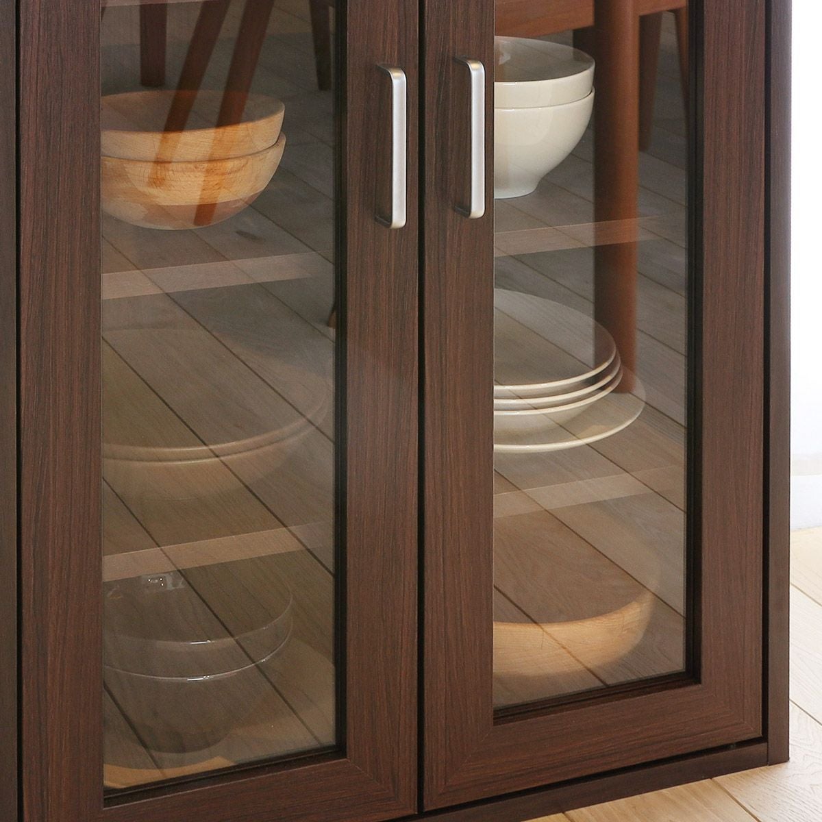 キャビネット 棚 幅57cm 高さ80cm ダークブラウン ガラス扉付