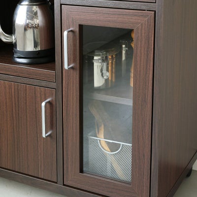 収納物が見やすいガラス扉
