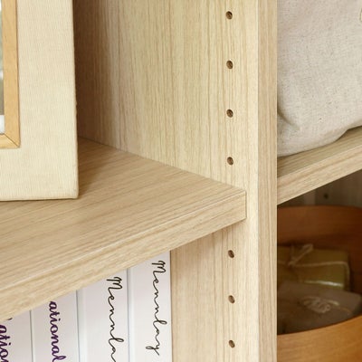 高さを調節できる移動棚