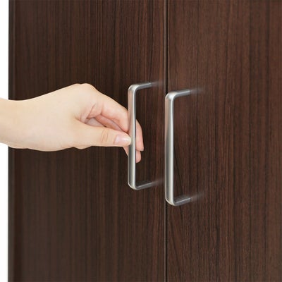 つかみやすい、シンプルな取っ手