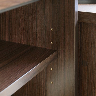 高さを調節できる移動棚