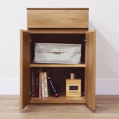 木製扉で隠す収納