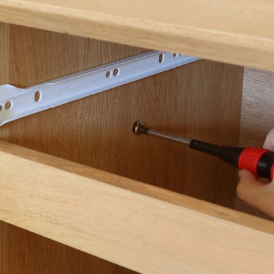 横連結はネジでしっかり固定