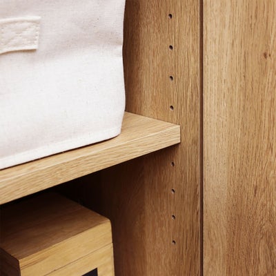 高さを調節できる移動棚