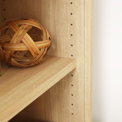 高さを調節できる移動棚