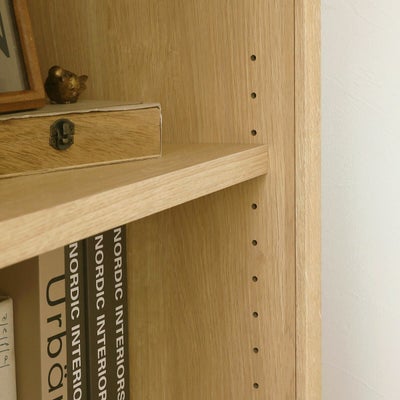 高さを調節できる移動棚