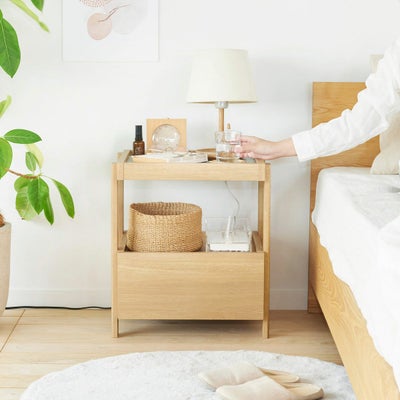 ベッド周りを快適にするサイドテーブル