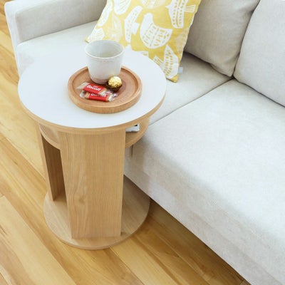 手の届く場所にものを置ける