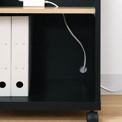 コードを後ろに通せる配線穴