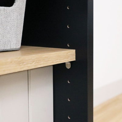 高さを調節できる移動棚